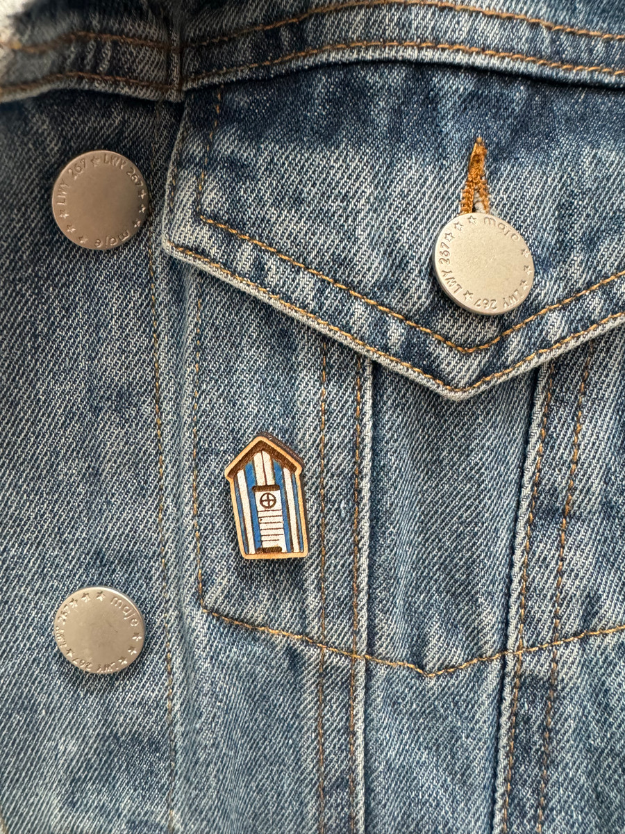 Pin's tout mim's - Cabane de plage - Bois concept