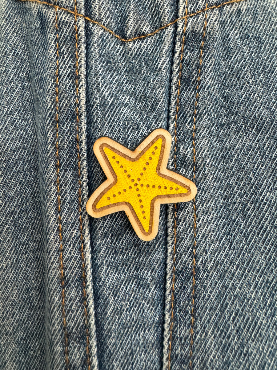 Pin's tout mim's - Etoile de mer - Bois concept