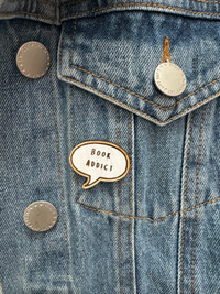Pin's tout mim's - Book Addict - Bois concept